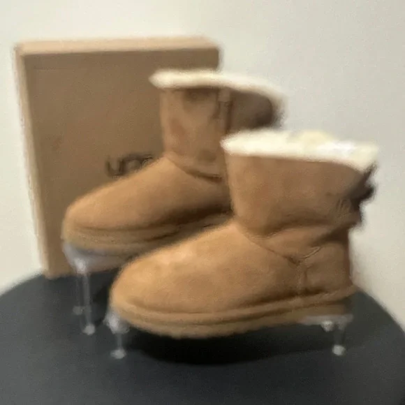 UGG Mini Bailey ll - Picture 2 of 12